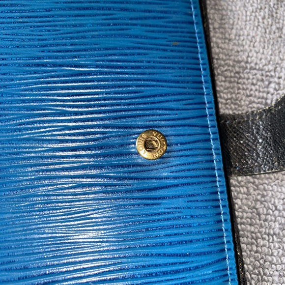 *AUTHENTIC* Louis Vuitton Blue Epi Agenda - Picture 6 of 8